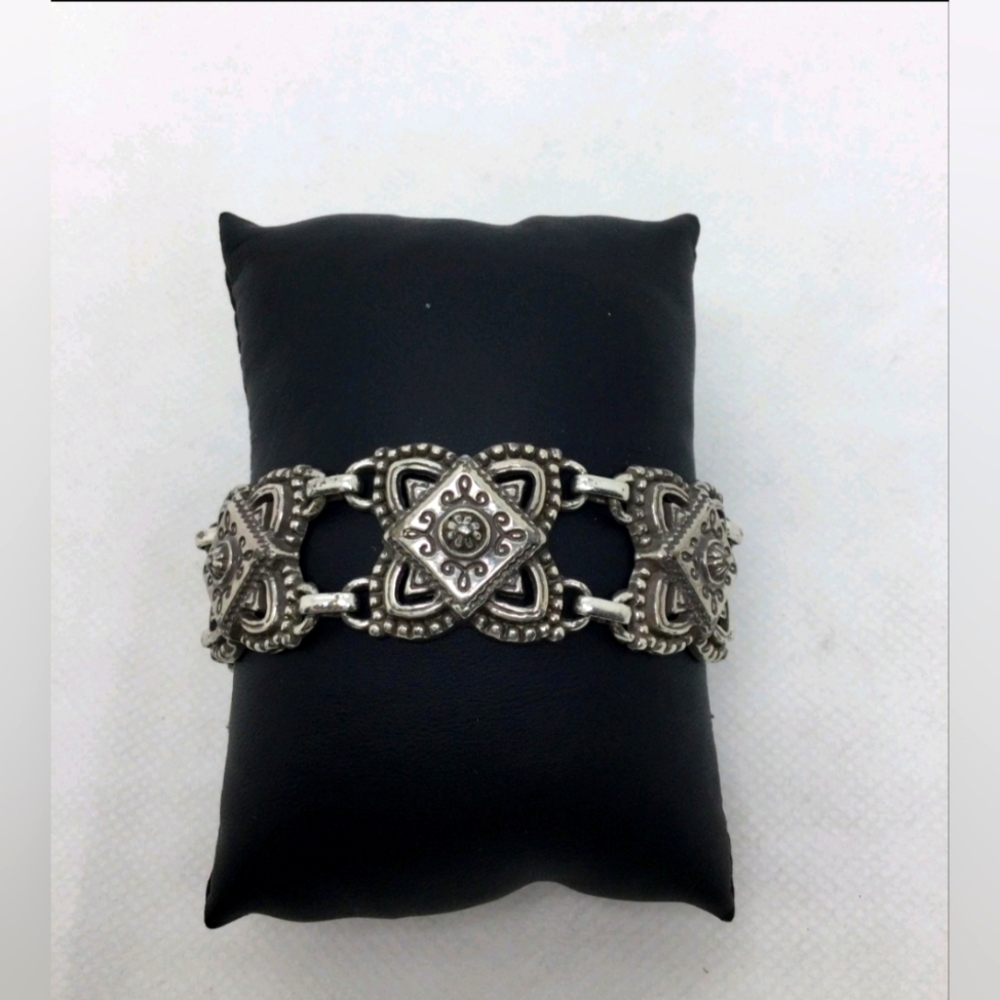Brighton Medallion Panel Silvertone Link Bracelet 7"